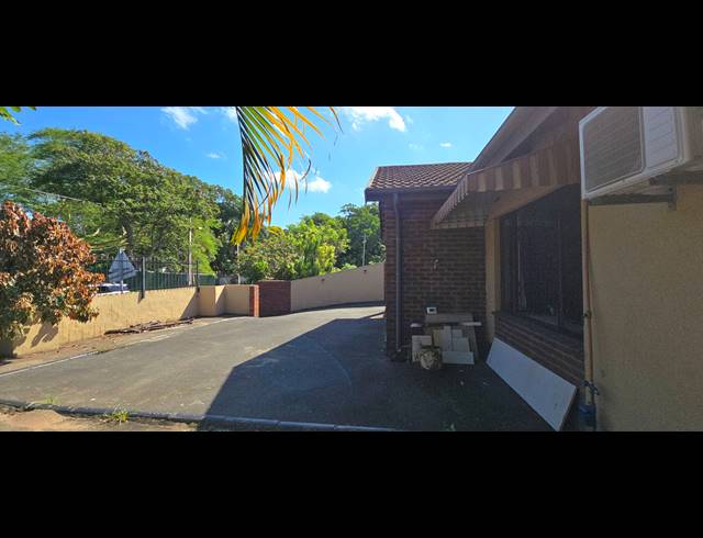 3 BEDROOM SIMPLEX FOR SALE IN MALVERN